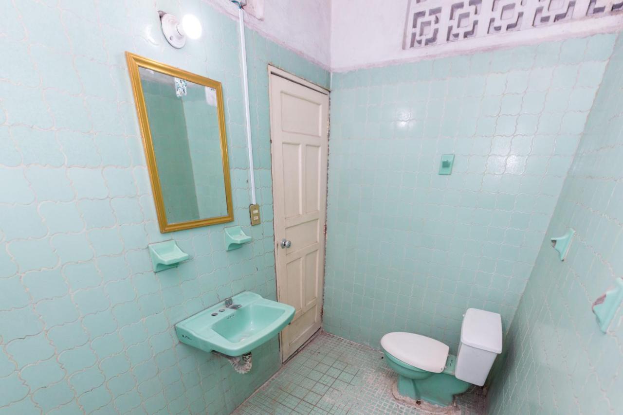 Oyo Hotel Rubi Сиуатанехо Экстерьер фото