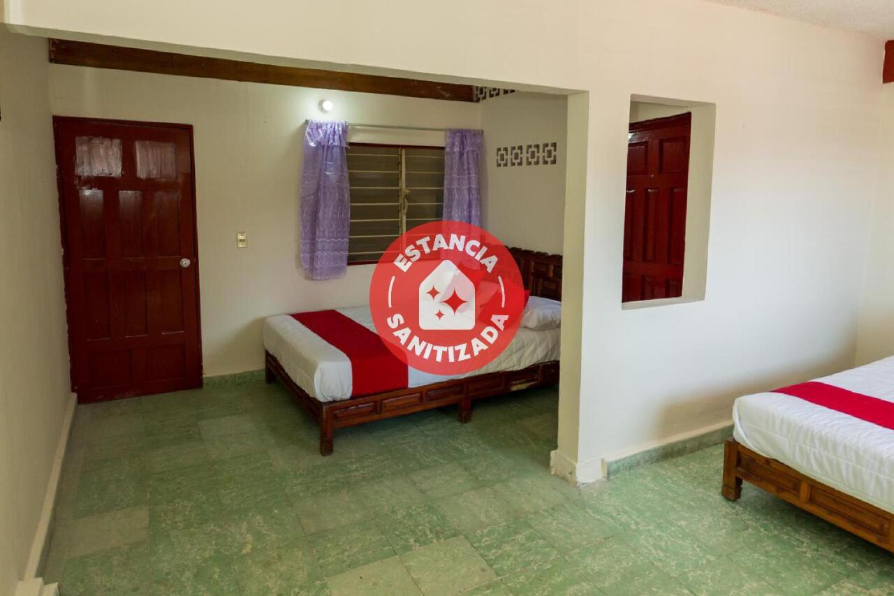 Oyo Hotel Rubi Сиуатанехо Экстерьер фото
