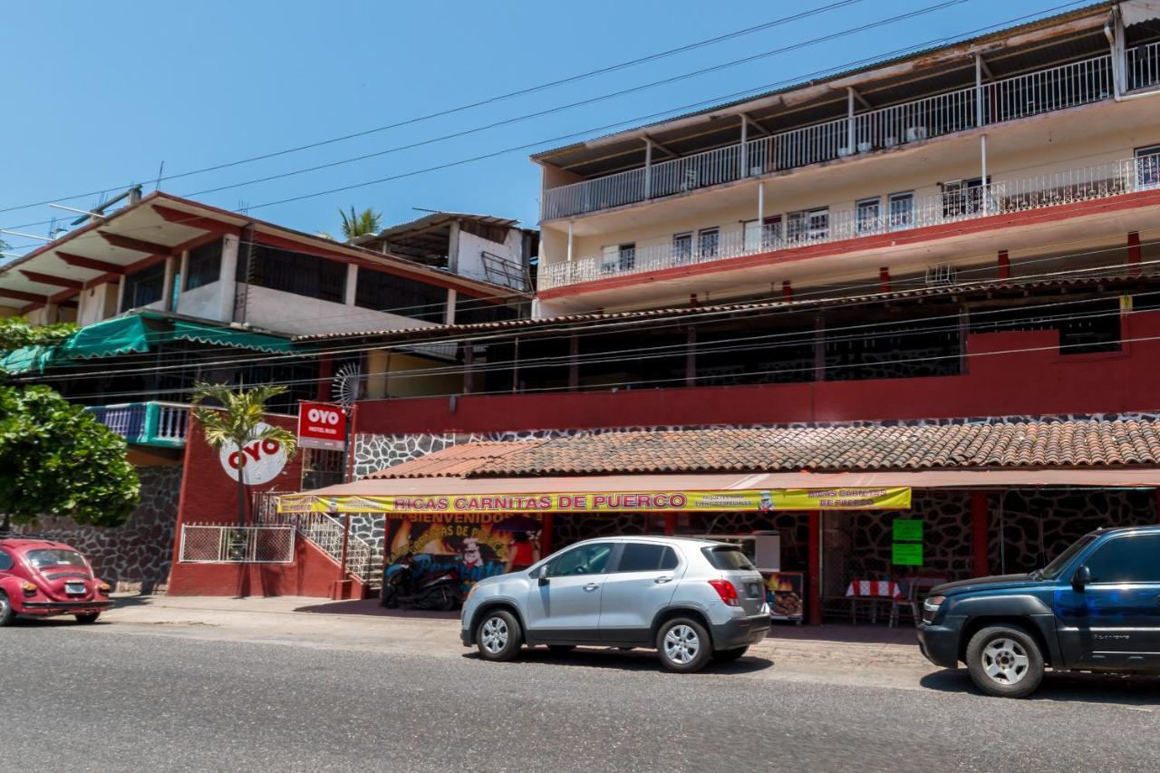 Oyo Hotel Rubi Сиуатанехо Экстерьер фото